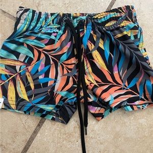 George hat swim trunks